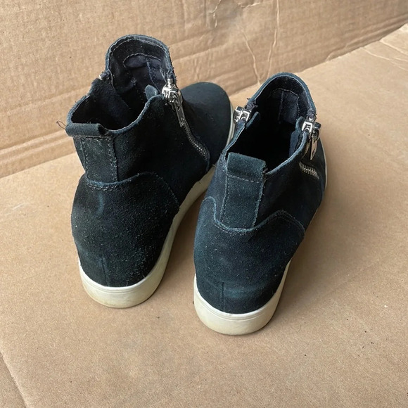 Steve Madden " wedgie" sneaker - Picture 3 of 7